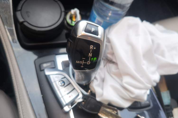 Used BMW 5 Series 2012 523Li Leading Model Gear Lever