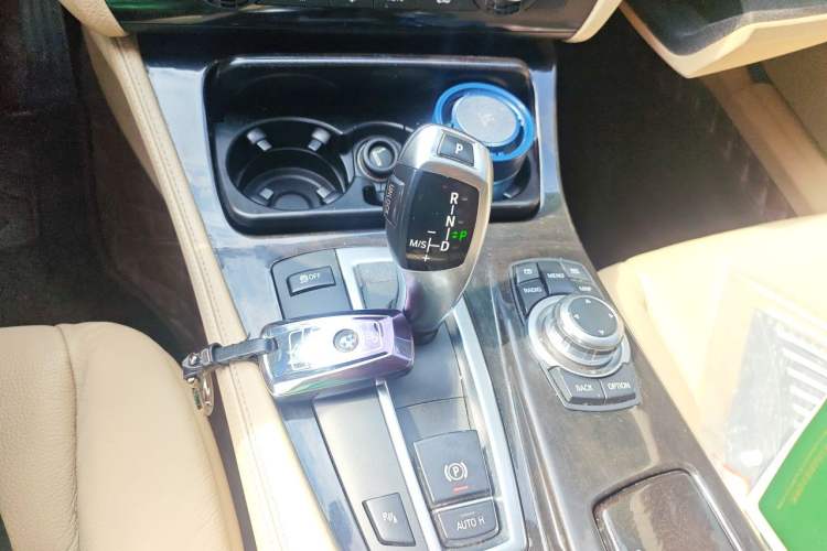 Used BMW 5 Series 2012 523Li Luxury Model Gear Lever