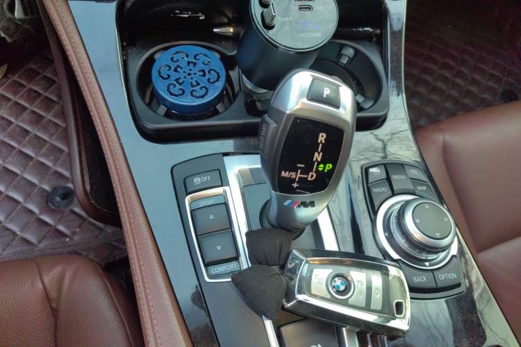 Used BMW 5 Series 2012 530i Sport Touring Gear Lever