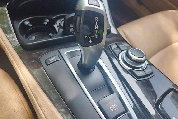 Used BMW 5 Series 2012 523Li Leading Model Gear Lever