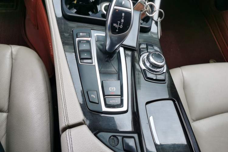 Used BMW 5 Series 2012 535Li Leading Model Gear Lever
