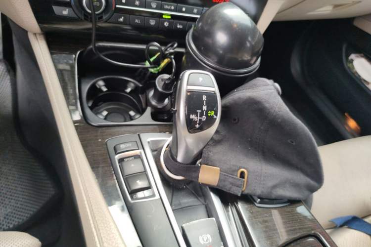 Used BMW 5 Series 2012 535Li Executive Edition Gear Lever