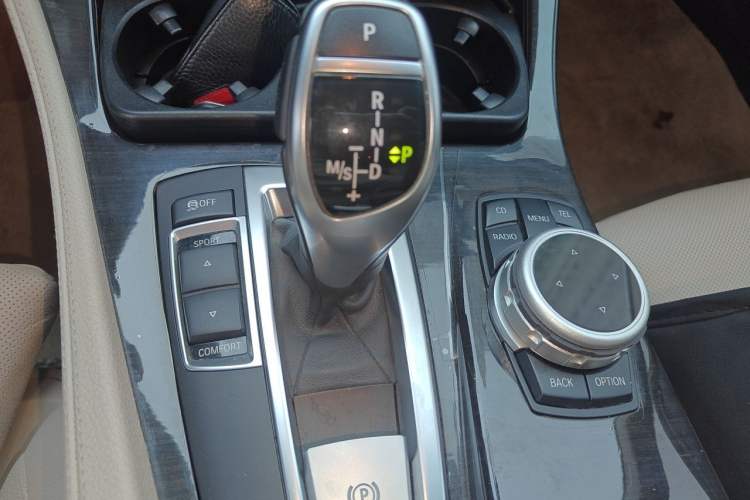 Used BMW 5 Series 2012 535Li Executive Edition Gear Lever