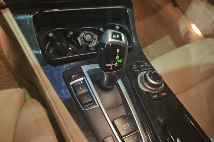 Used BMW 5 Series 2012 530Li Luxury Model Gear Lever