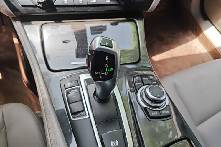 Used BMW 5 Series 2012 530Li Leading Model Gear Lever