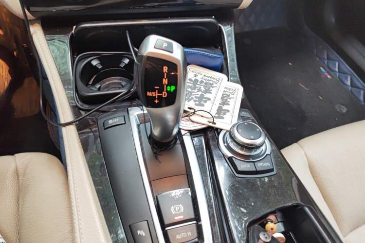 Used BMW 5 Series 2012 523Li Luxury Model Gear Lever