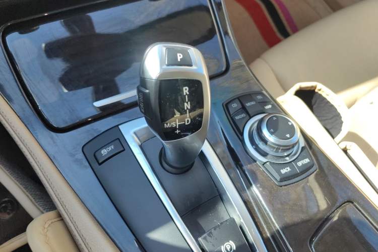 Used BMW 5 Series 2012 523Li Luxury Model Gear Lever