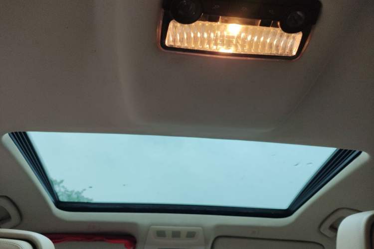 Used BMW 5 Series 2012 523Li Leading Model Headliner