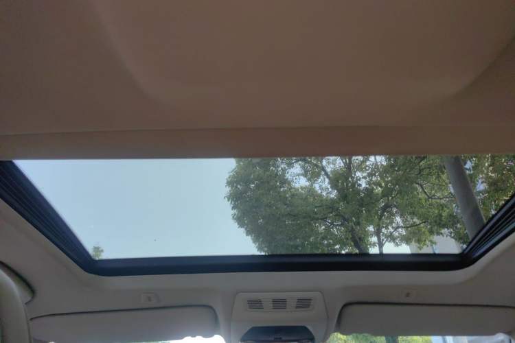 Used BMW 5 Series 2012 535Li Luxury Model Headliner