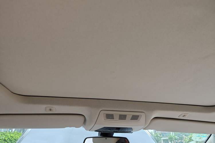 Used BMW 5 Series 2012 530Li Leading Model Headliner