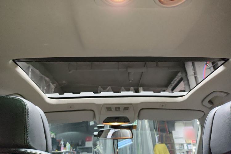 Used BMW 5 Series 2012 530Li Luxury Model Headliner