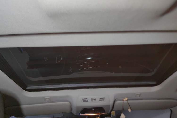 Used BMW 5 Series 2012 523Li Luxury Model Headliner