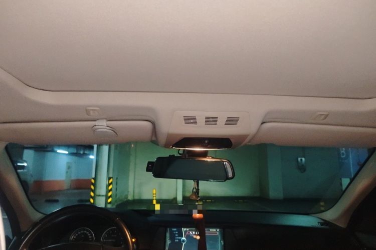 Used BMW 5 Series 2012 530Li Luxury Model Headliner