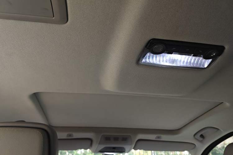 Used BMW 5 Series 2012 523Li Leading Model Headliner