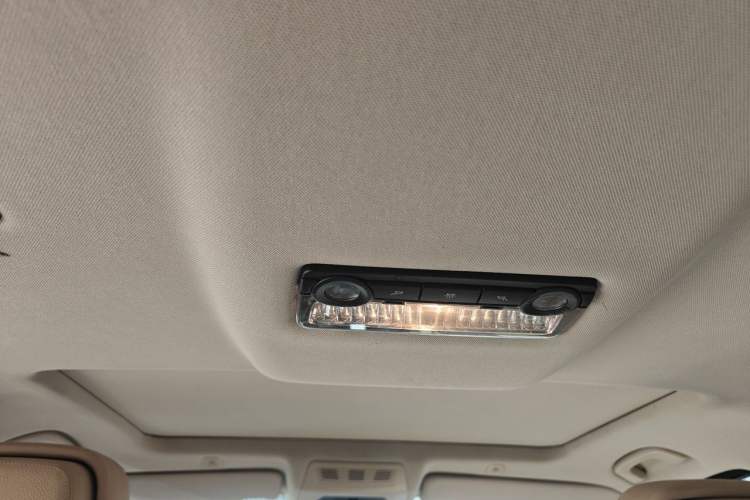 Used BMW 5 Series 2012 523Li Luxury Model Headliner