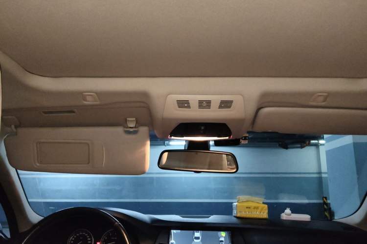 Used BMW 5 Series 2012 523Li Luxury Model Headliner