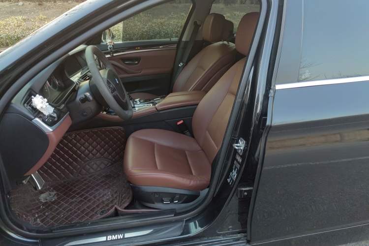 Used BMW 5 Series 2012 530i Sport Touring Left Front Seat
