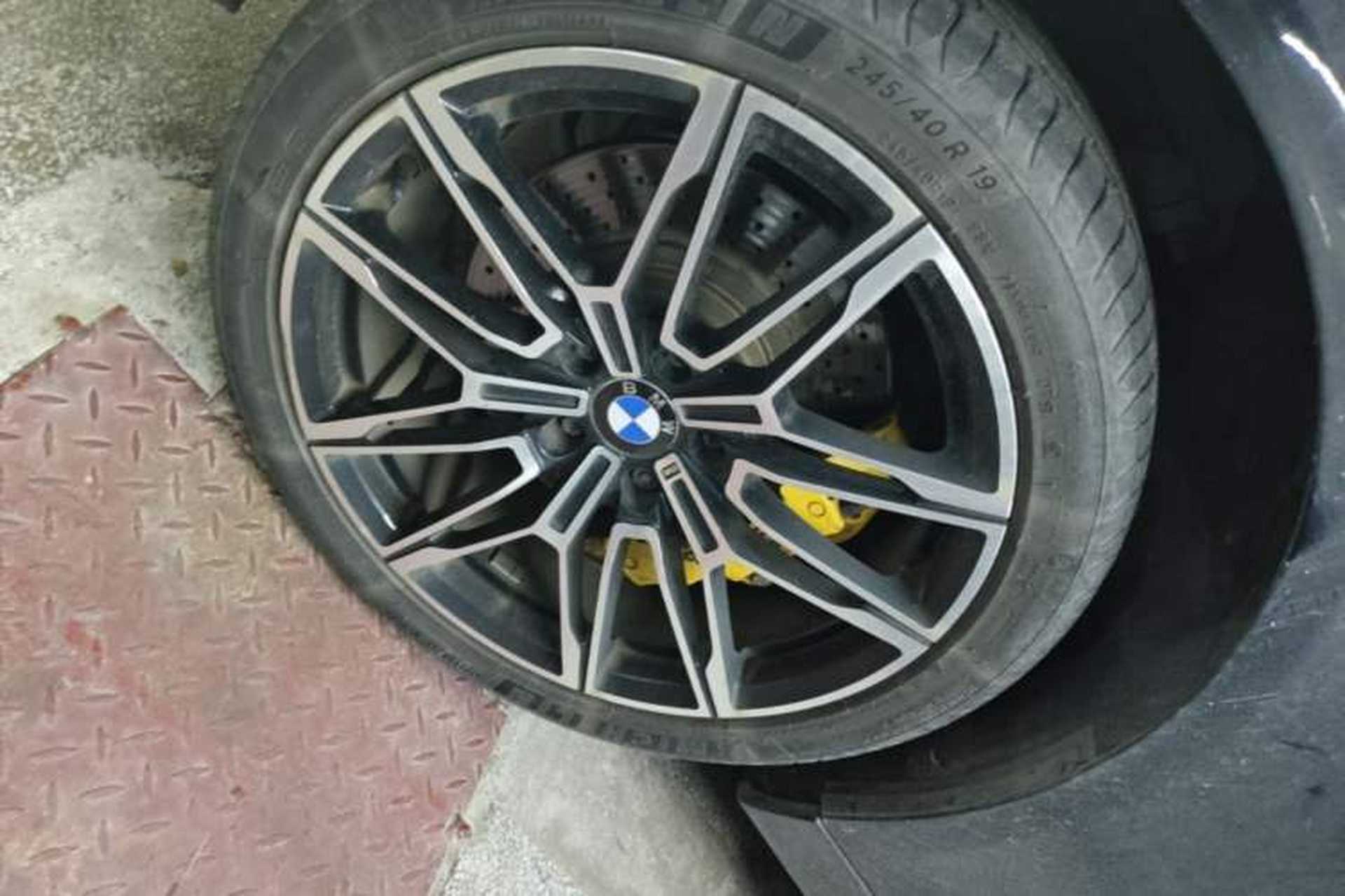 Used BMW 5 Series 2012 523Li Leading Model Left Front Wheel Hub