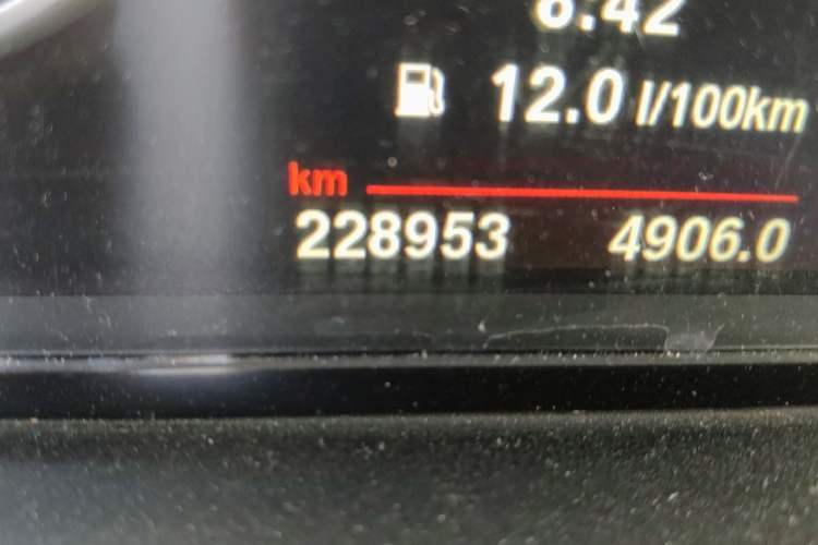 Used BMW 5 Series 2012 520Li Elegant Edition Odometer Close Up