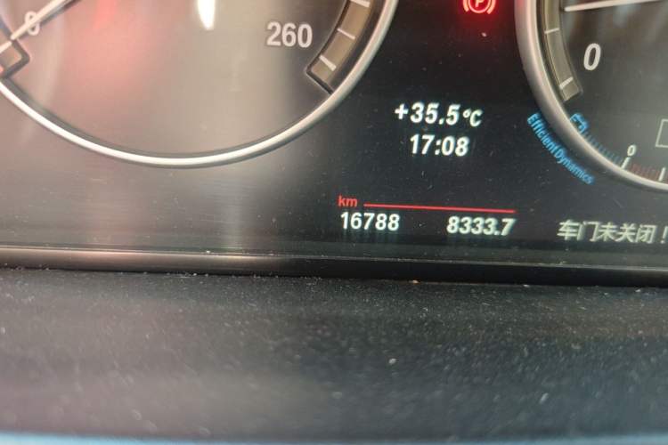 Used BMW 5 Series 2012 520Li Elegant Edition Odometer Close Up