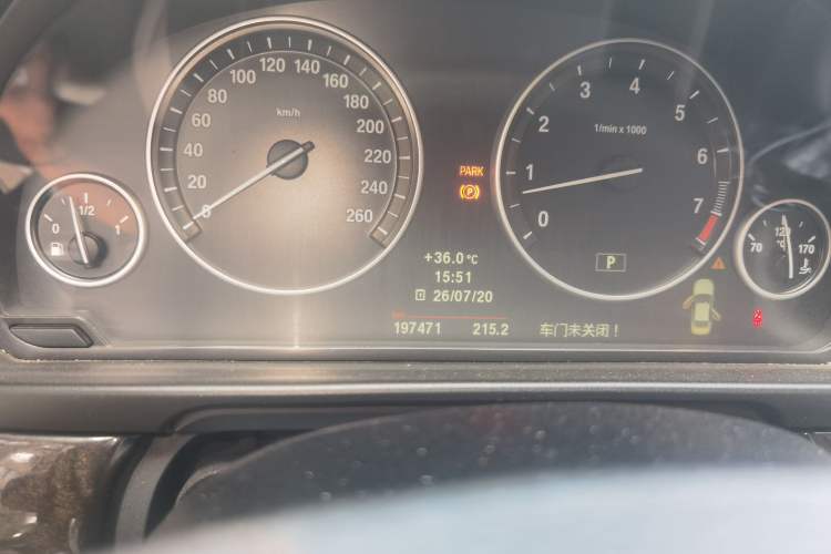 Used BMW 5 Series 2012 523Li Leading Model Odometer Close Up