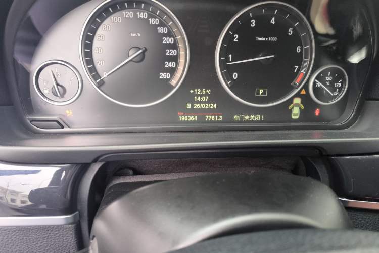 Used BMW 5 Series 2012 520Li Elegant Edition Odometer Close Up