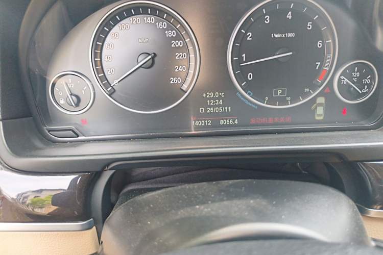 Used BMW 5 Series 2012 523Li Leading Model Odometer Close Up