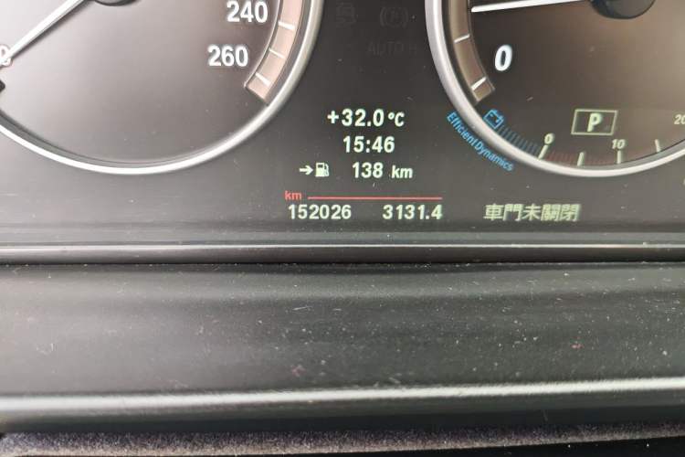 Used BMW 5 Series 2012 520Li Elegant Edition Odometer Close Up