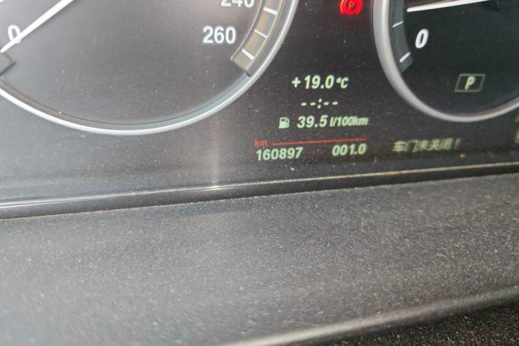 Used BMW 5 Series 2012 530i Sport Touring Odometer Close Up