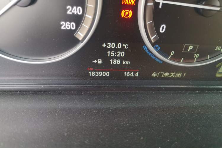 Used BMW 5 Series 2012 535Li Leading Model Odometer Close Up
