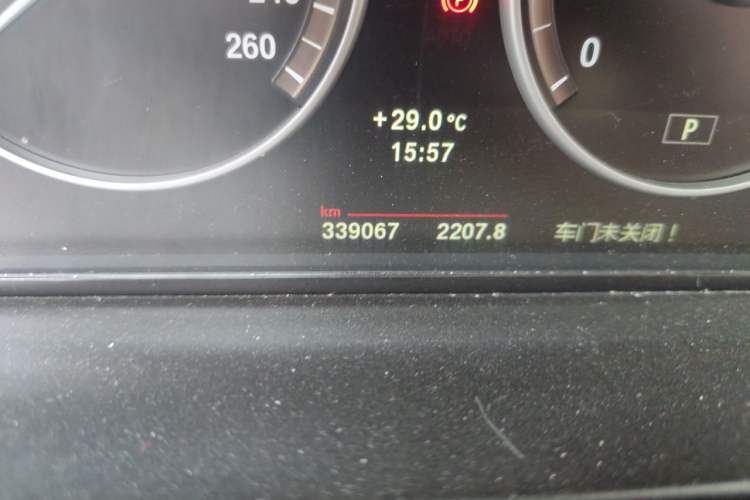 Used BMW 5 Series 2012 520Li Elegant Edition Odometer Close Up