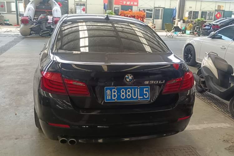 Used BMW 5 Series 2012 530Li Leading Model Rear