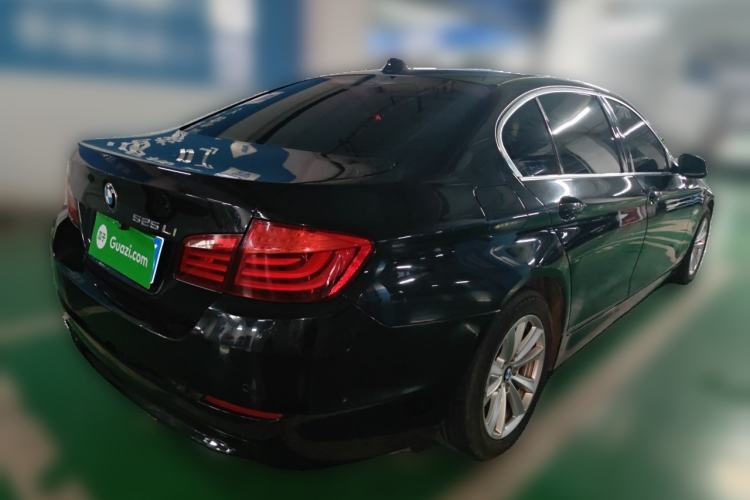 Used BMW 5 Series 2012 520Li Elegant Edition Rear Right 45 Deg