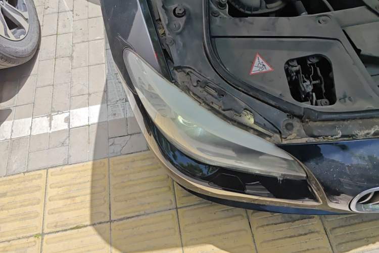 Used BMW 5 Series 2012 530Li Leading Model Right Front Headlight