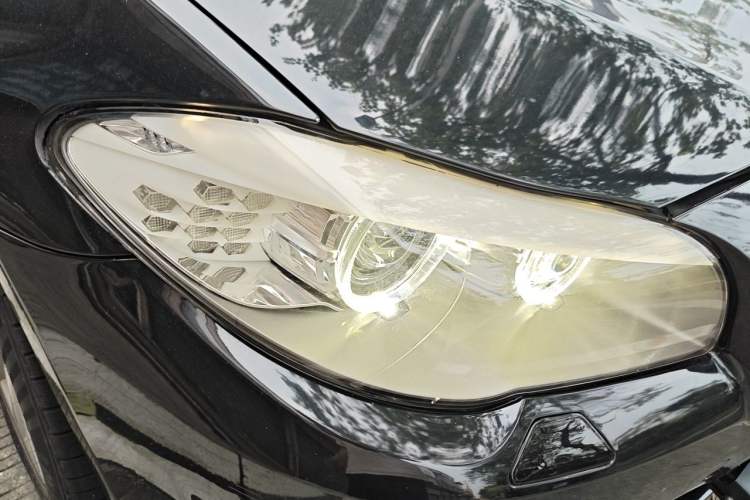 Used BMW 5 Series 2012 530Li Leading Model Right Front Headlight