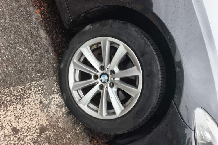 Used BMW 5 Series 2012 523Li Leading Model Right Front Wheel Hub