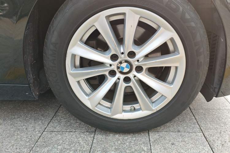Used BMW 5 Series 2012 520i Elegant Edition Right Front Wheel Hub