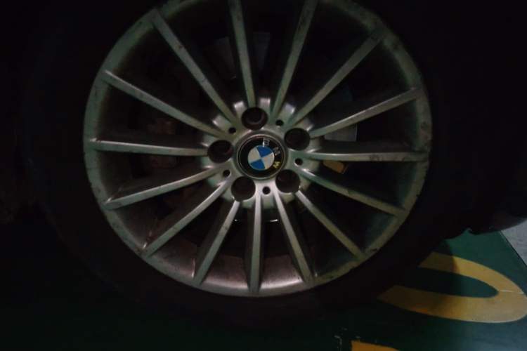 Used BMW 5 Series 2012 535Li Leading Model Right Front Wheel Hub