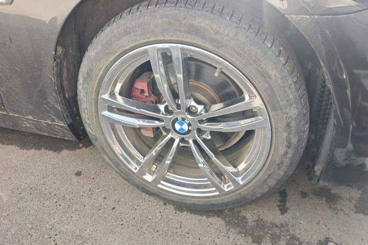 Used BMW 5 Series 2012 520Li Elegant Edition Right Front Wheel Hub