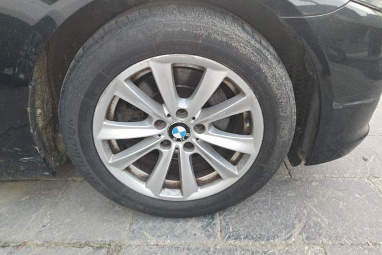 Used BMW 5 Series 2012 523Li Luxury Model Right Front Wheel Hub