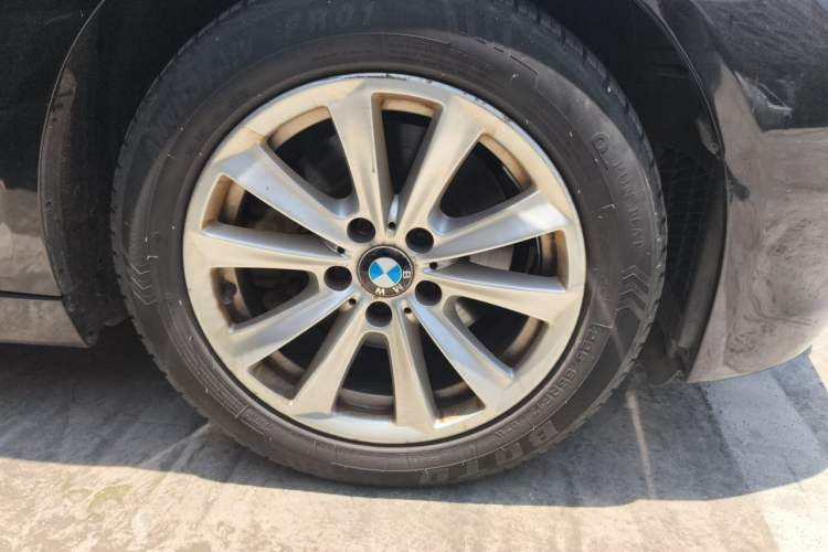 Used BMW 5 Series 2012 523Li Leading Model Right Front Wheel Hub