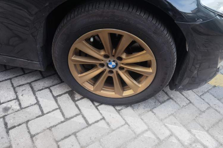 Used BMW 5 Series 2012 523Li Leading Model Right Front Wheel Hub