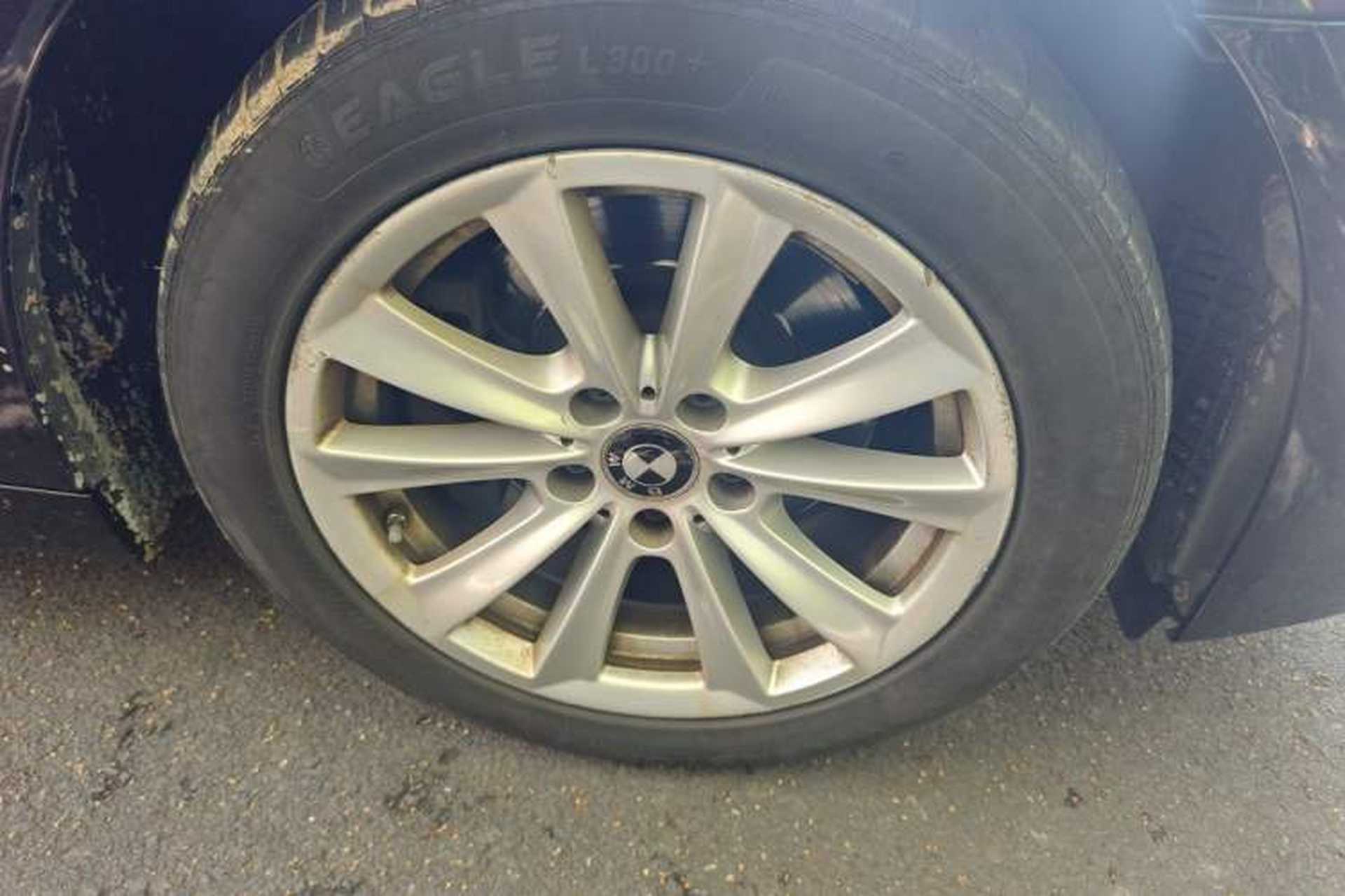 Used BMW 5 Series 2012 520Li Elegant Edition Right Front Wheel Hub