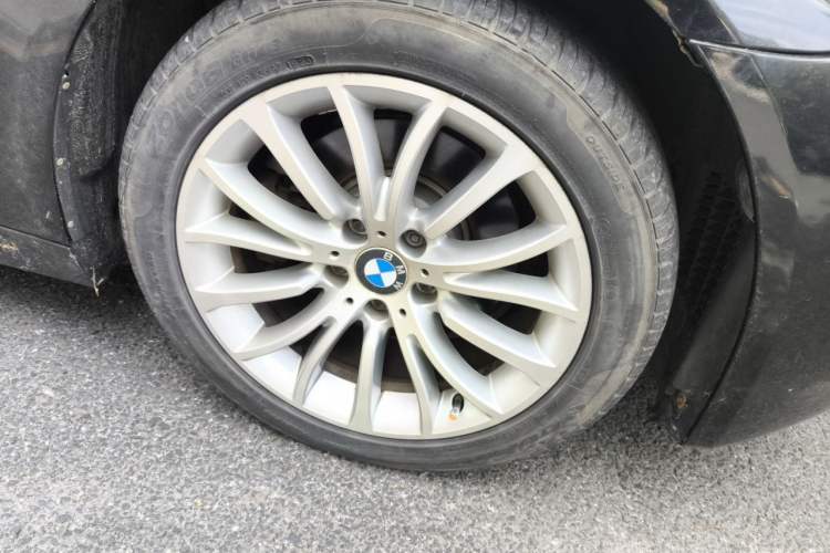 Used BMW 5 Series 2012 523Li Luxury Model Right Front Wheel Hub