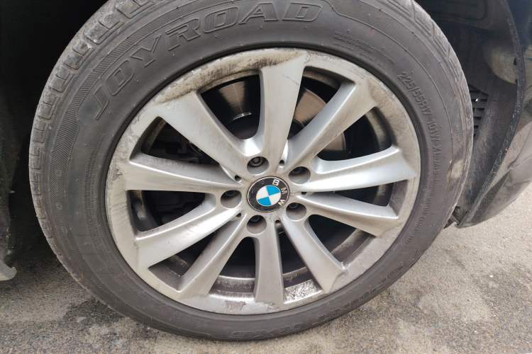Used BMW 5 Series 2012 523Li Luxury Model Right Front Wheel Hub