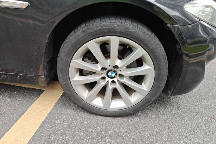 Used BMW 5 Series 2012 530Li Leading Model Right Front Wheel Hub