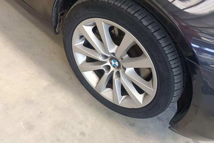 Used BMW 5 Series 2012 530Li Leading Model Right Front Wheel Hub