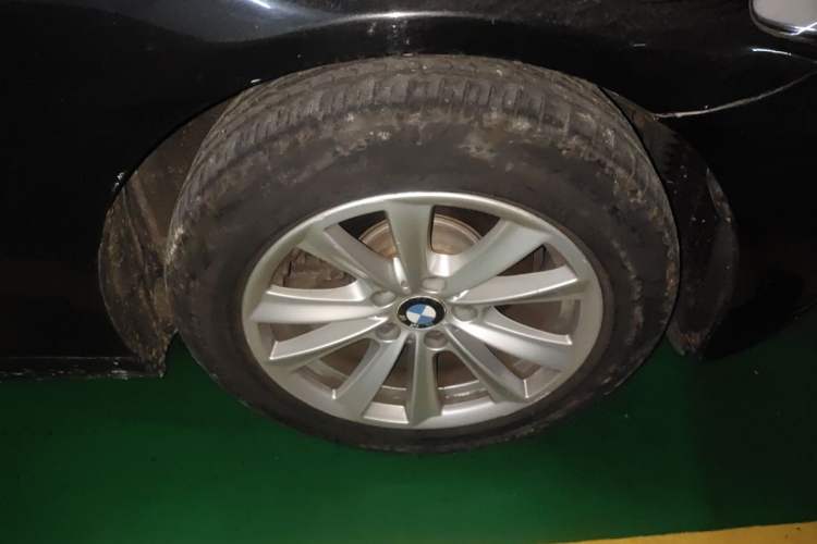 Used BMW 5 Series 2012 523Li Luxury Model Right Front Wheel Hub