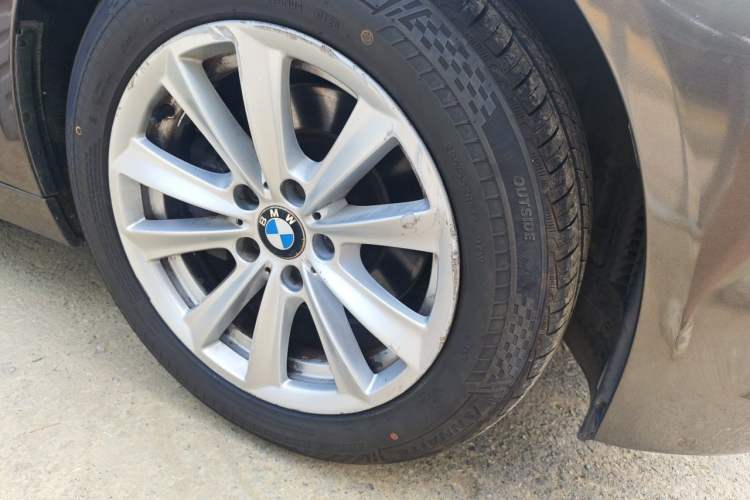 Used BMW 5 Series 2012 523Li Luxury Model Right Front Wheel Hub