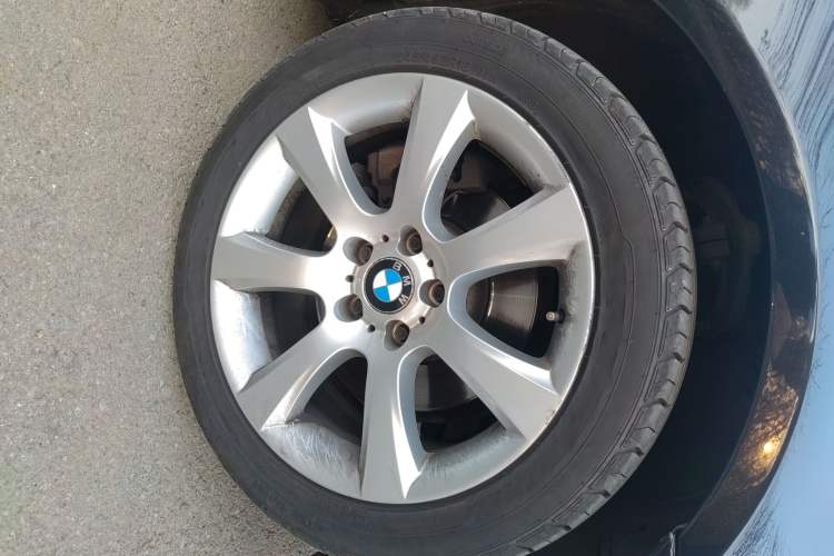 Used BMW 5 Series 2012 530i Sport Touring Right Front Wheel Hub